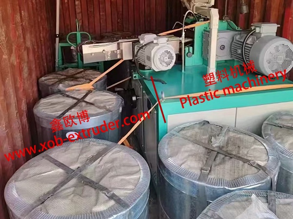 Погрузка полностью автоматического оборудования для металлических гофрированных труб предварительного напряжения